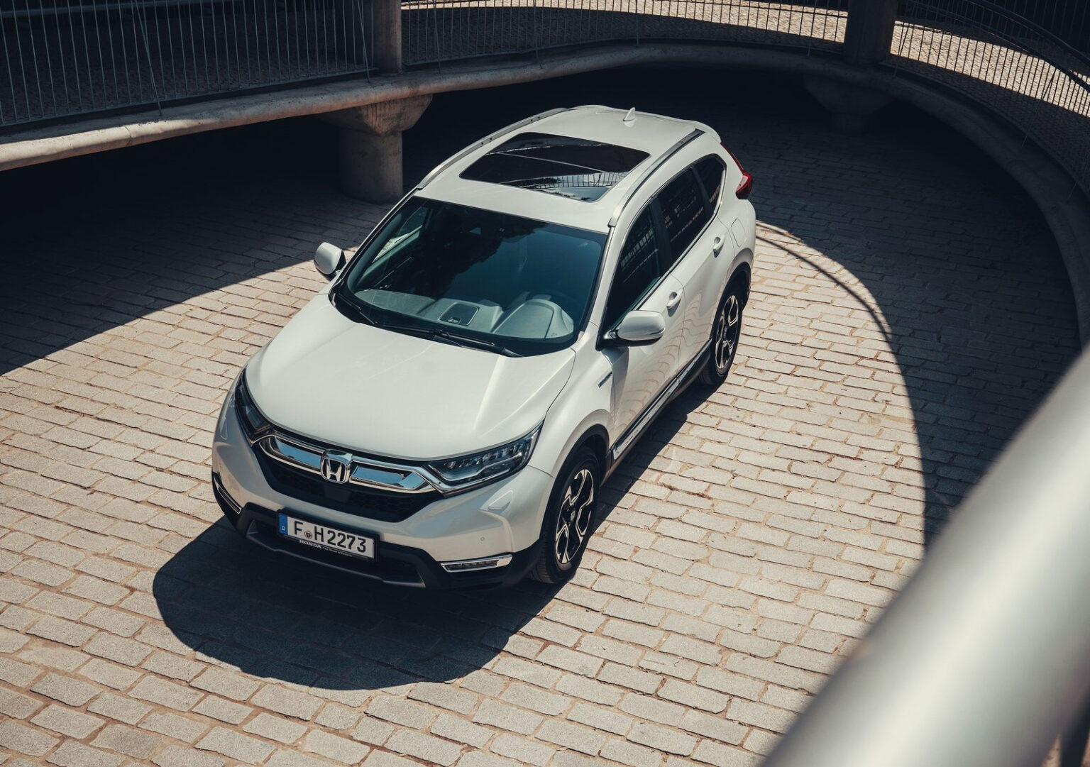Honda-CR-V_Hybrid_EU-Version-2019-1600-04