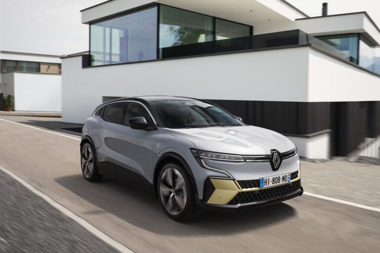 Παρουσιάστηκε το εντελώς νέο Renault Megane E-TECH Electric