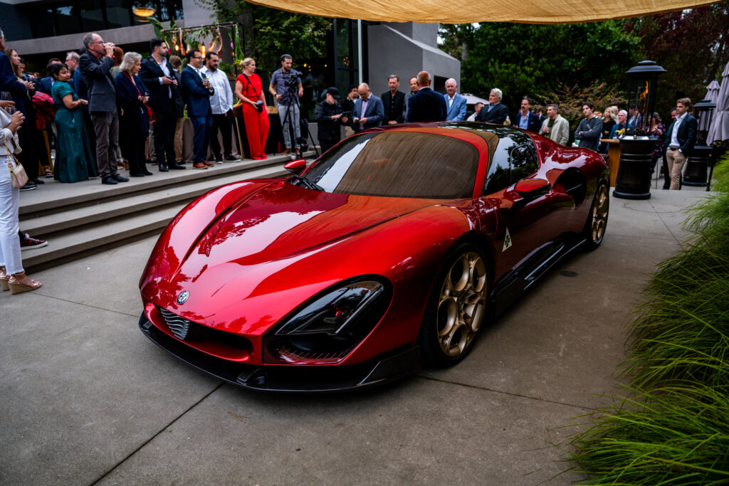 Το Alfa Romeo 33 Stradale Κάνει την Επίσηρη Εμφάνιση του στη Βόρεια Αμερική