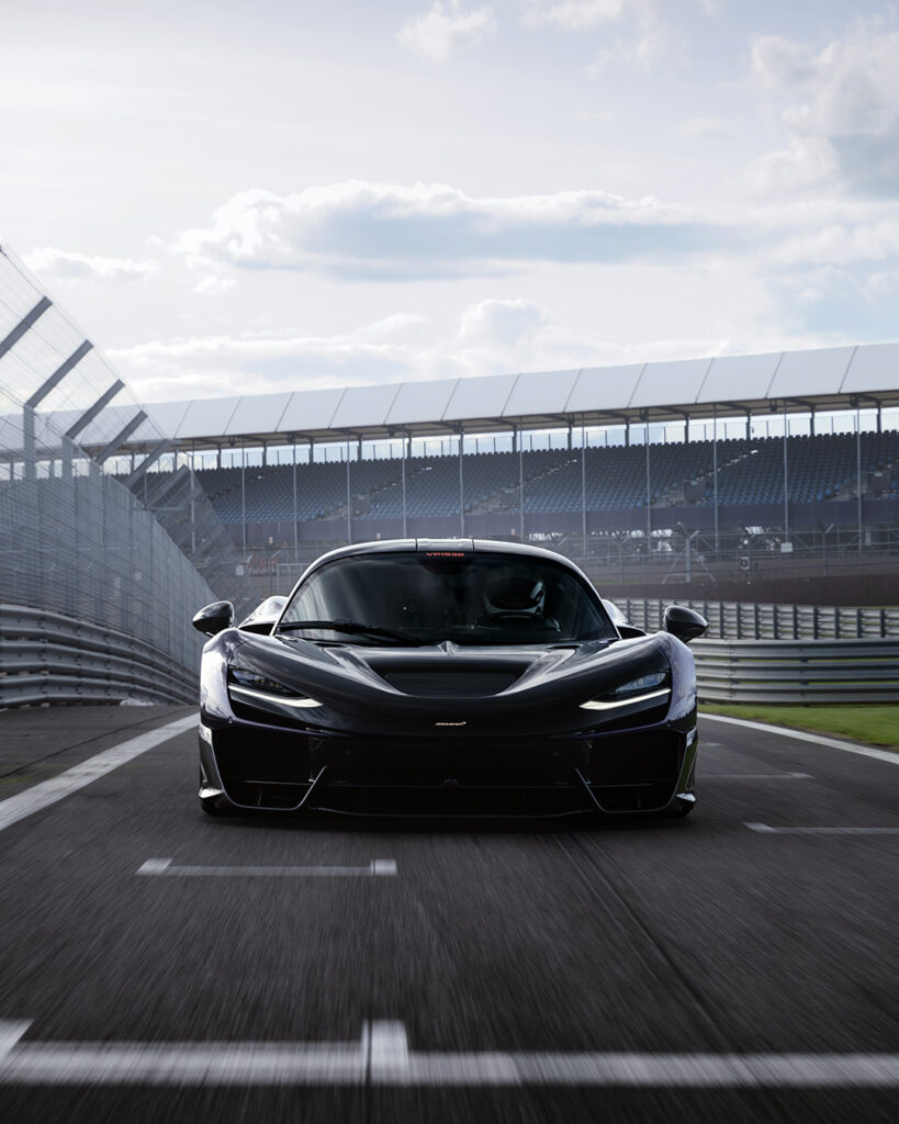 McLaren W1: Το νέο διαμάντι των hypercars λάμπει στο Σίλβερστοουν