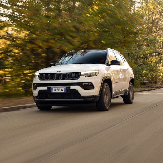 Νέες τιμές Jeep στη Βελμάρ: Compass PHEV από 37.500€ και Avenger από 21.990€