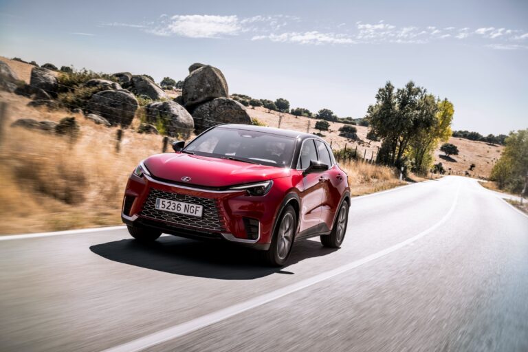 Lexus LBX: Η πολυτέλεια επαναπροσδιορίζεται στις compact διαστάσεις