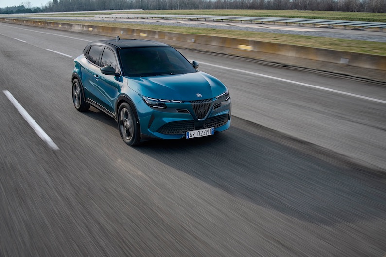 Alfa Romeo Junior Ibrida: 8 χρόνια εγγύηση και €2.000 όφελος