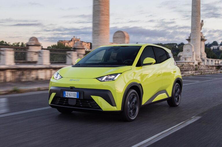 BYD Dolphin Surf: Το «έξυπνο» δελφίνι που κολυμπά στα βαθιά