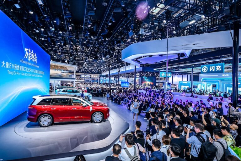 Επίθεση από την BYD στην Auto China 2026: Από ηλεκτρικά hypercars έως SUV και premium sedan νέας εποχής