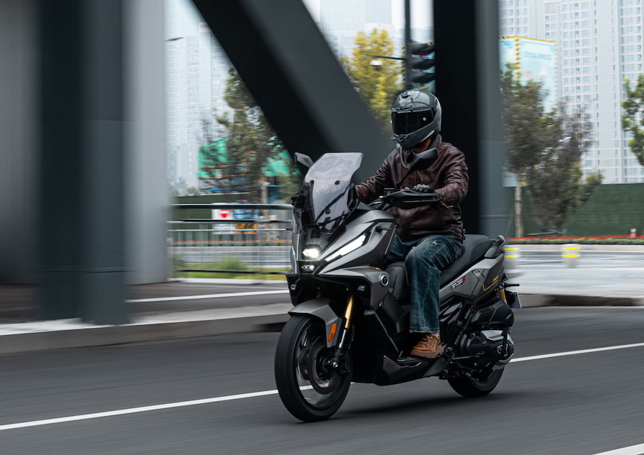 Voge SR450X: Νέο δικύλινδρο adventure scooter με προσφορά προπαραγγελίας έως 500€