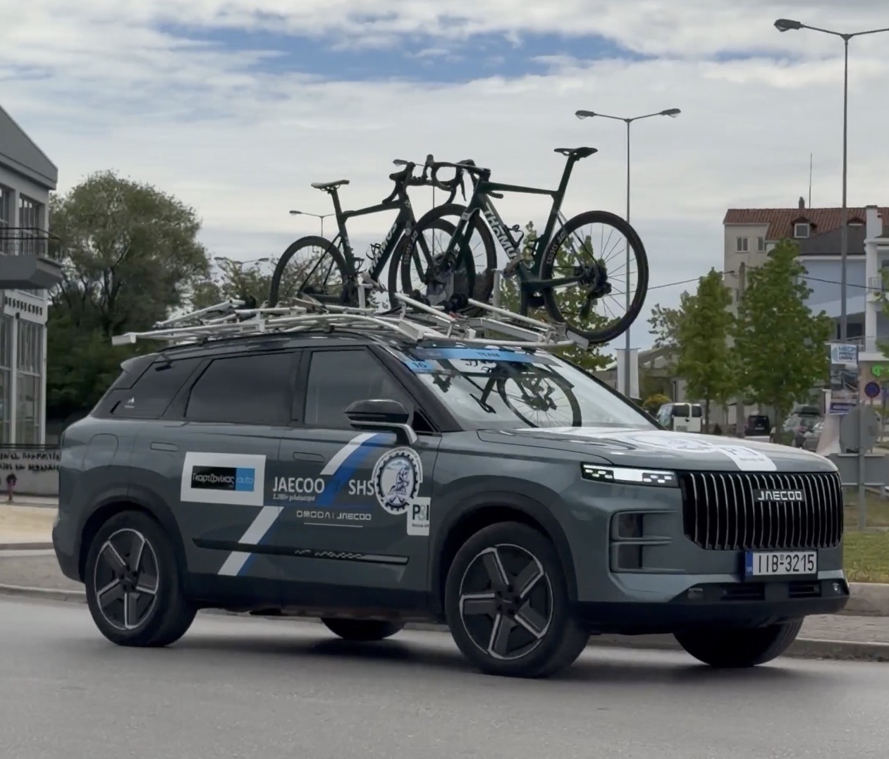 JAECOO 7 SHS-P δίπλα στην ελληνική ομάδα του ΔΕΗ Tour of Hellas 2026