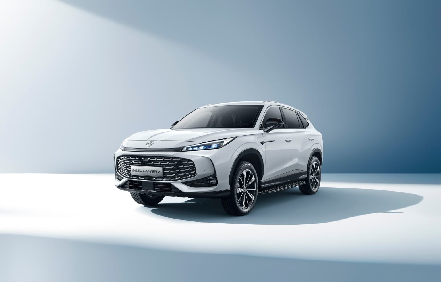 MG HS PHEV: Το plug-in υβριδικό SUV που βάζει ψηλά τον πήχη