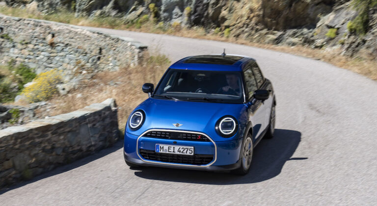 MINI Cooper 5-Door: Η ωριμότητα συναντά το αυθεντικό go-kart feeling