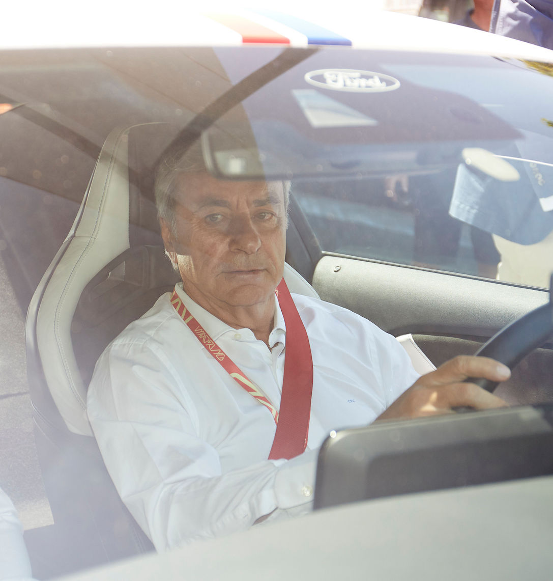 Ο Carlos Sainz Sr. δοκίμασε πρώτος τη νέα πίστα της Μαδρίτης – με 826 άλογα κάτω από το πόδι του