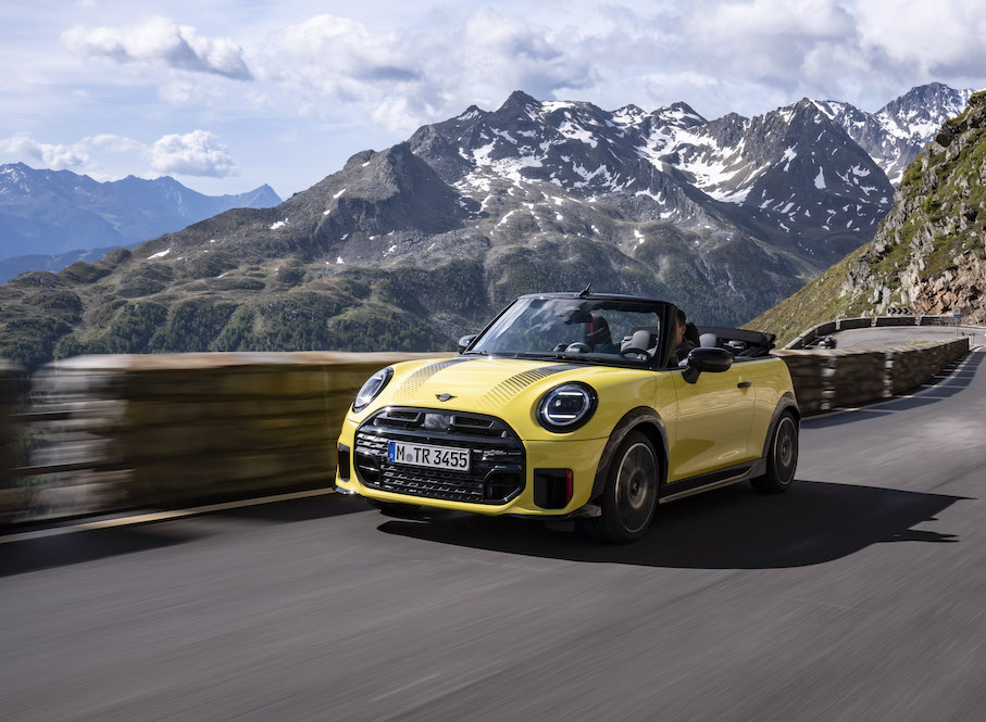 MINI JCW Cabrio: Το πιο δυνατό Cabrio της MINI