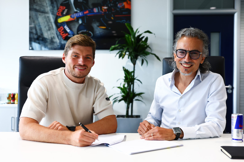 Max Verstappen: Νέο συμβόλαιο με τη Red Bull έως το 2030