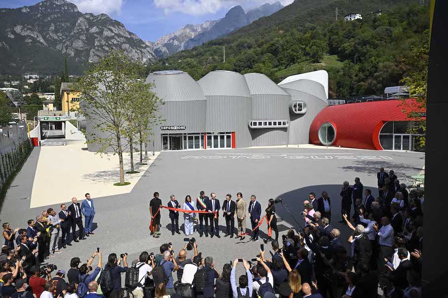 Η Moto Guzzi ξαναγεννήθηκε στο Mandello del Lario – 50 εκατομμύρια ευρώ, πέντε χρόνια, ένα ολοκαίνουργιο εργοστάσιο