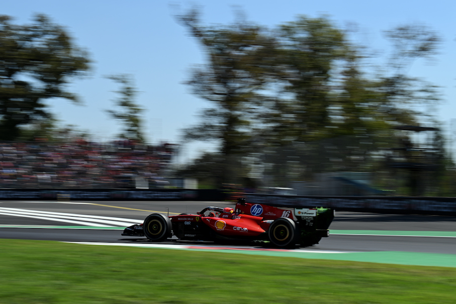 F1: Ferrari 1-2 στη Monza με Leclerc και Hamilton στην πρώτη περίοδο δοκιμών