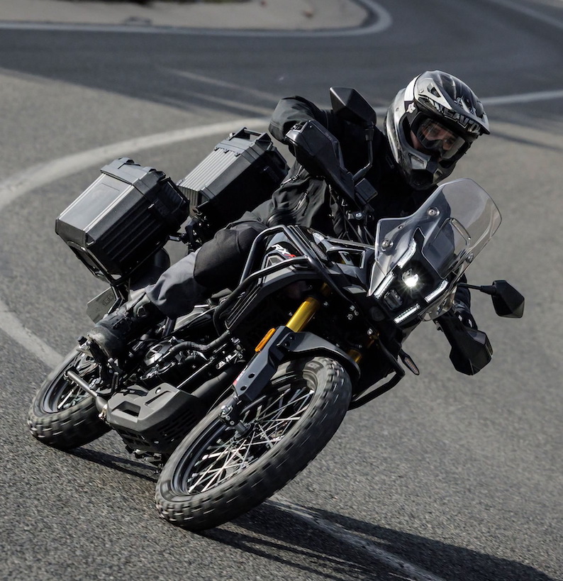Cyclone RX2 125: Adventure 15 PS με τριπλέτα βαλιτσών στα 3.095 ευρώ